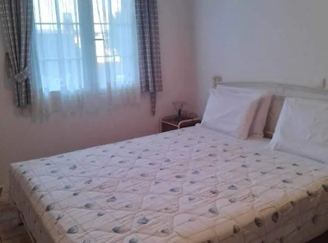 Kali's Casa Karavomylos